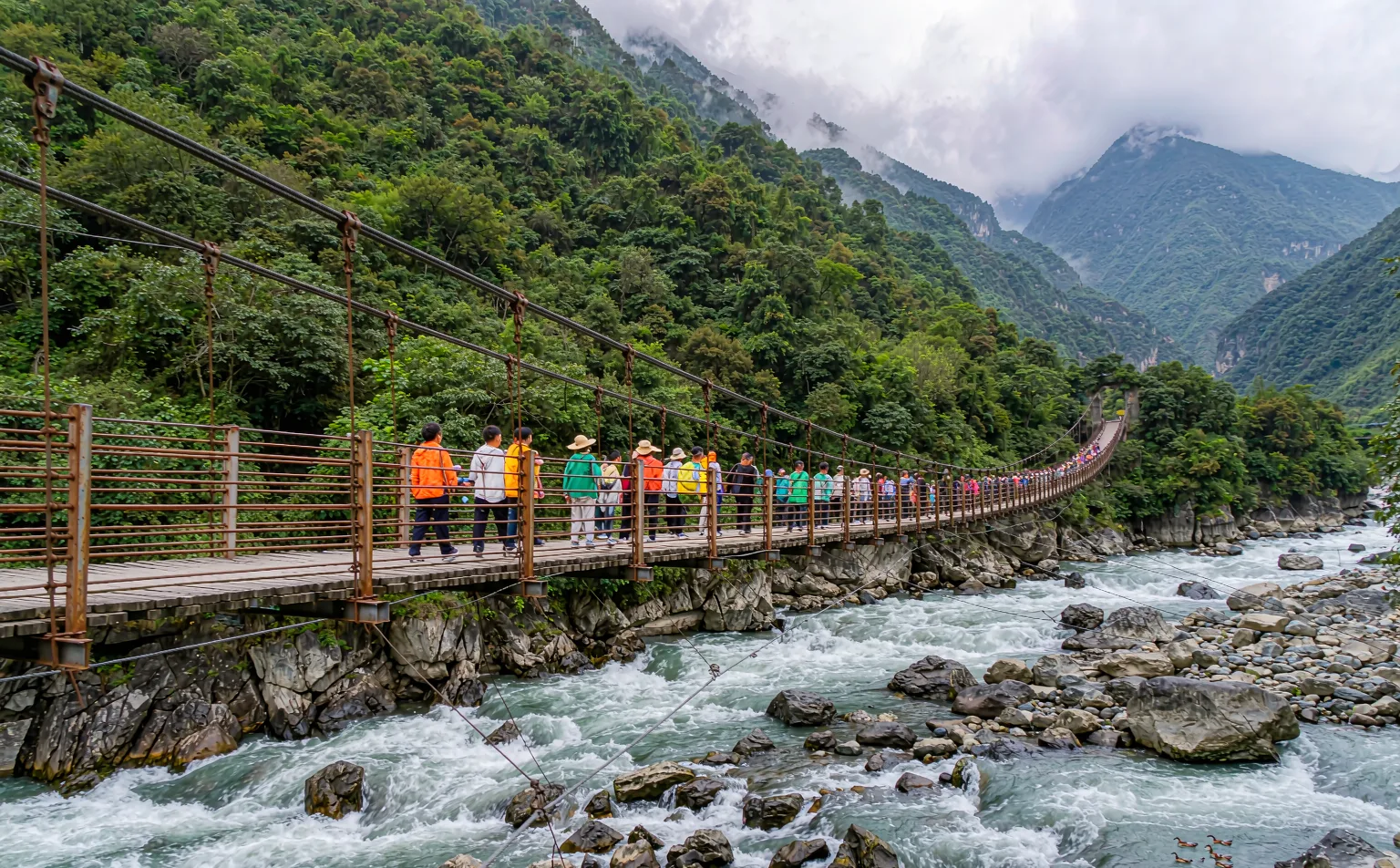 Anlan suspension bridge crossing the Min River at Dujiangyan