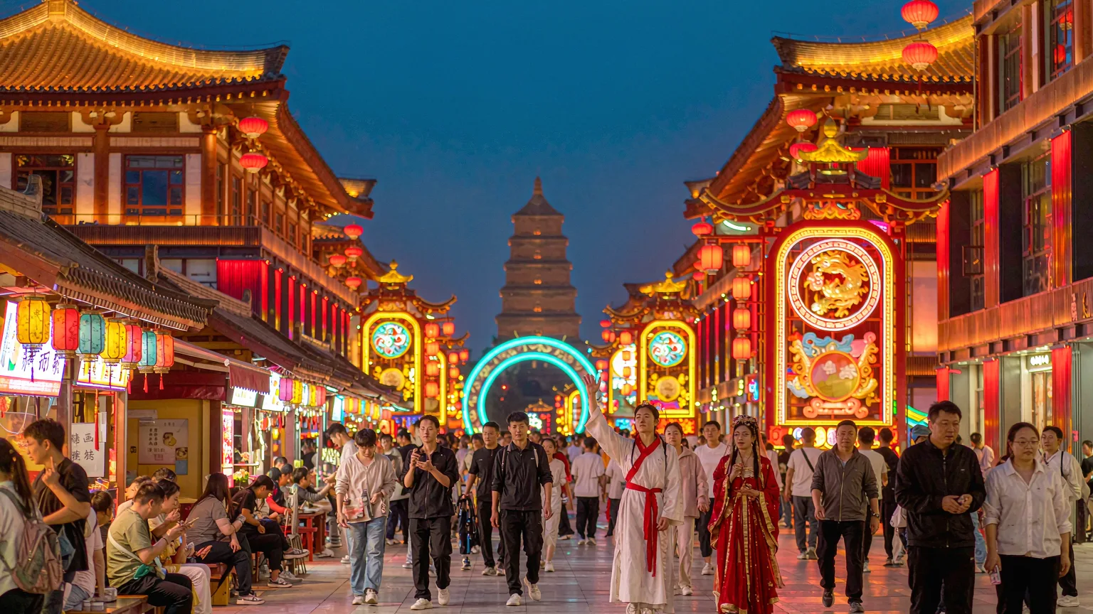 Entrance to Grand Tang Mall from Big Wild Goose Pagoda square
