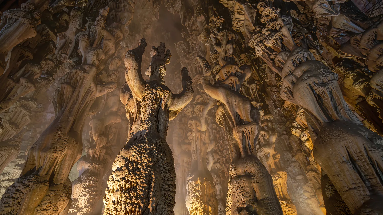 Jiutian Cave