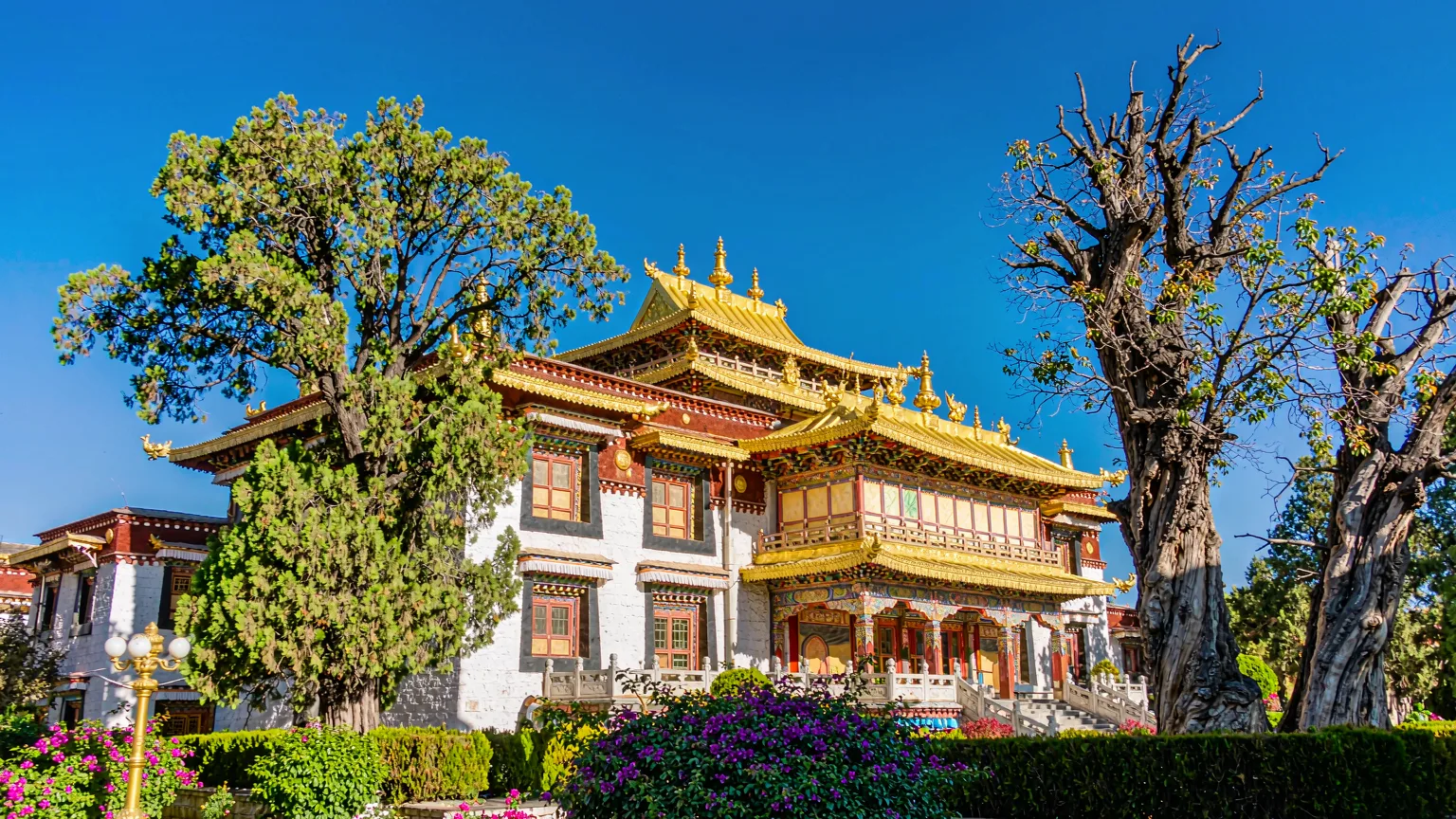 Main palace of Norbulingka with Tibetan architecture and gardens