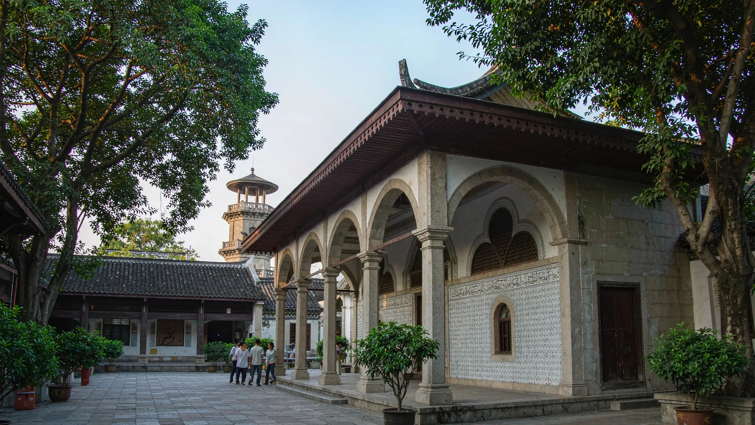 Courtyard and prayer hall of Qingjing Mosque blending Islamic and Chinese styles