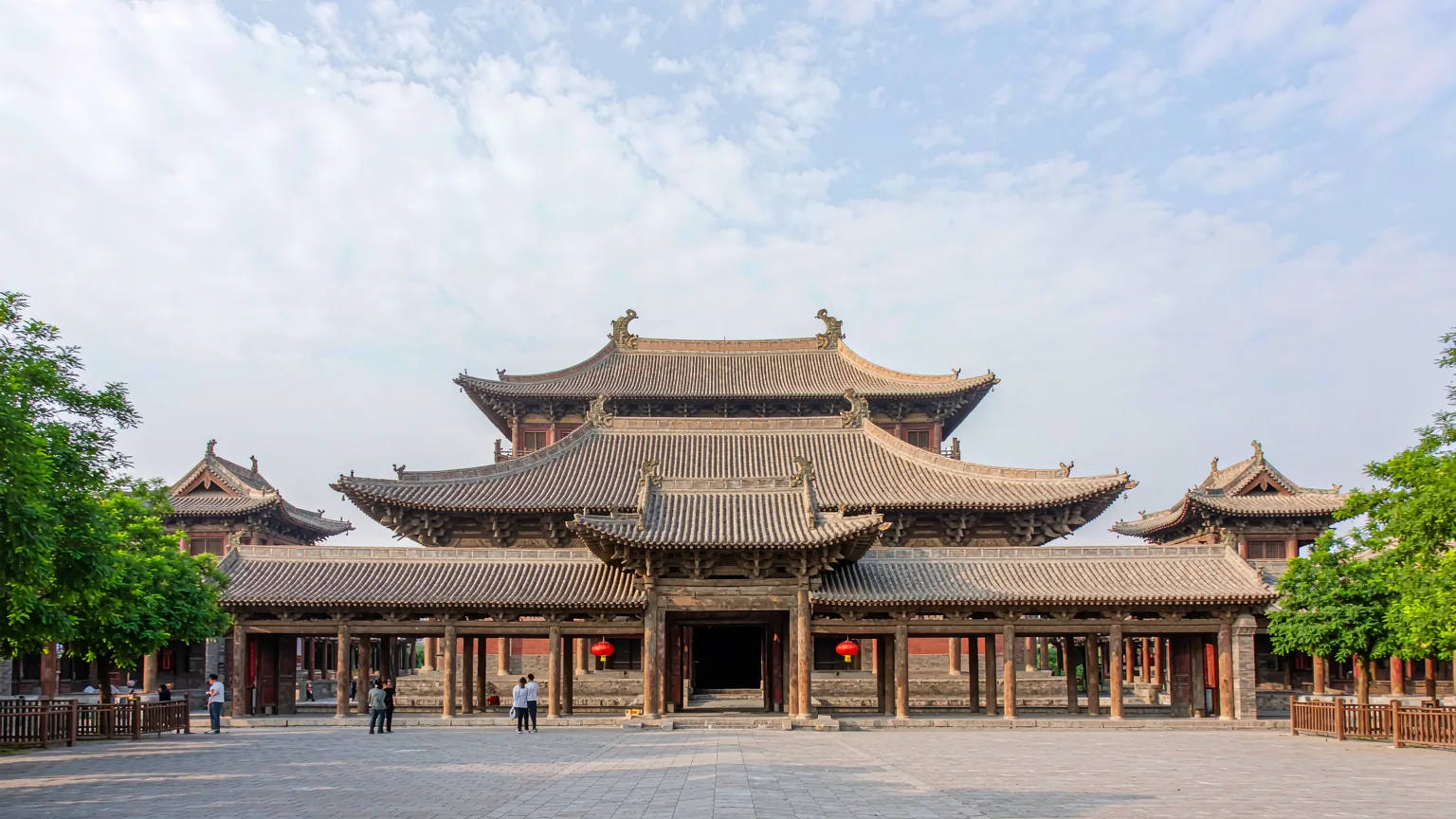 Central axis courtyard of Shanhua Temple with aligned ancient halls