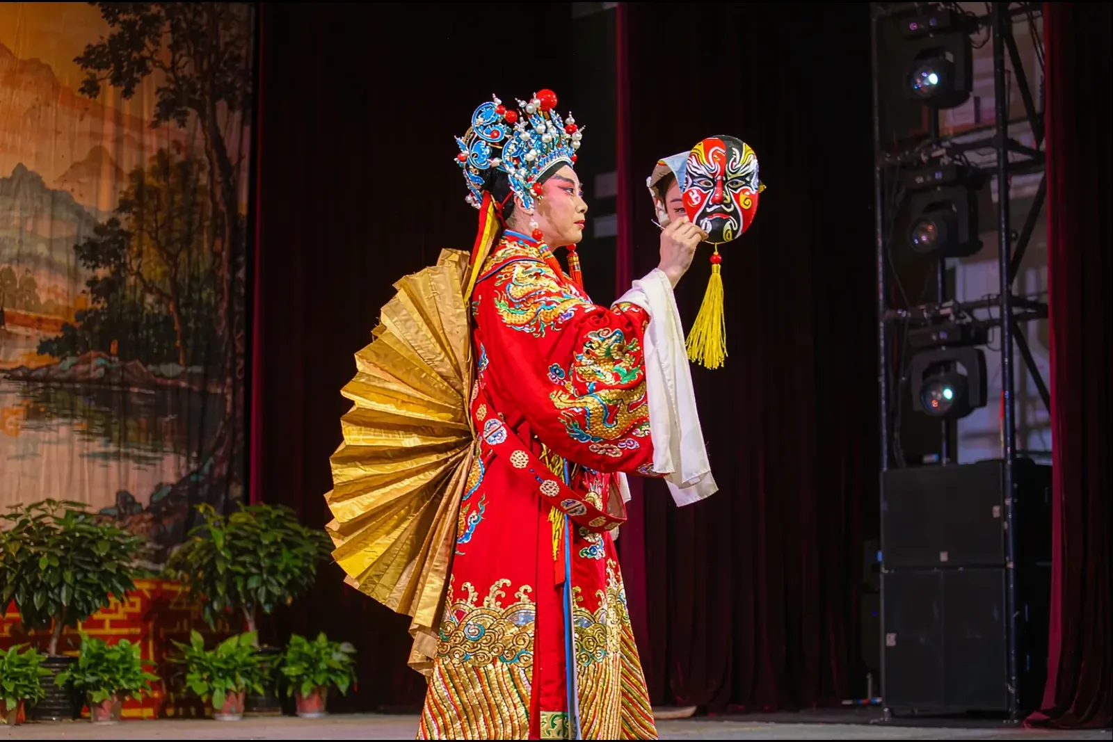 Sichuan Opera & Face-Changing
