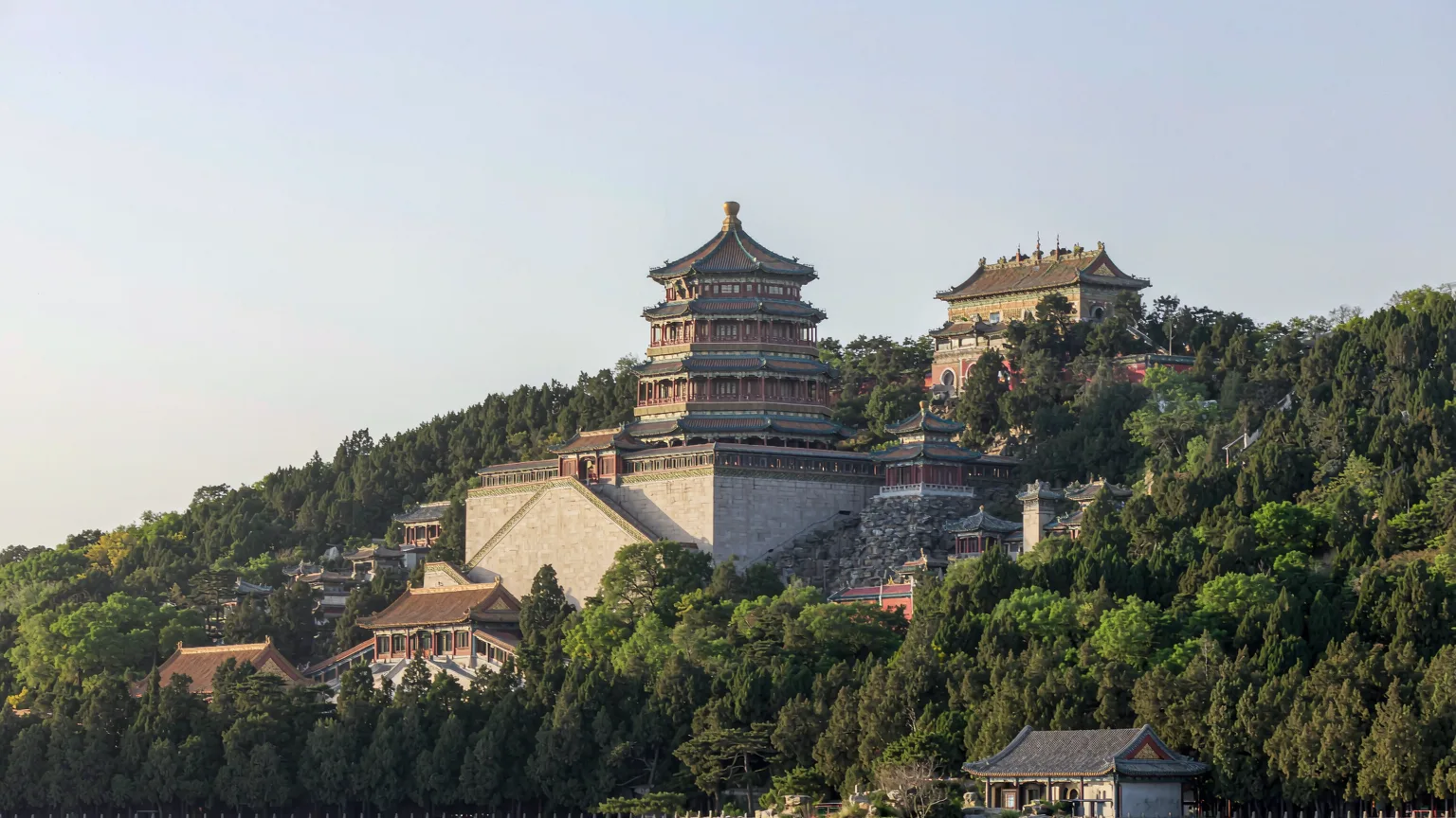 Tower of Buddhist Incense on Longevity Hill overlooking Kunming Lake