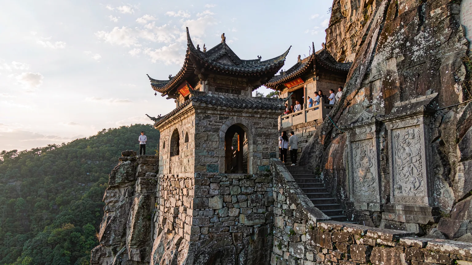 Sanqing Pavilion built into cliff at Dragon Gate, Western Hills