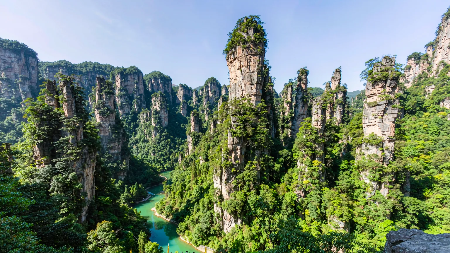Quartz-sandstone pillars and forest in Wulingyuan Scenic Area, Zhangjiajie