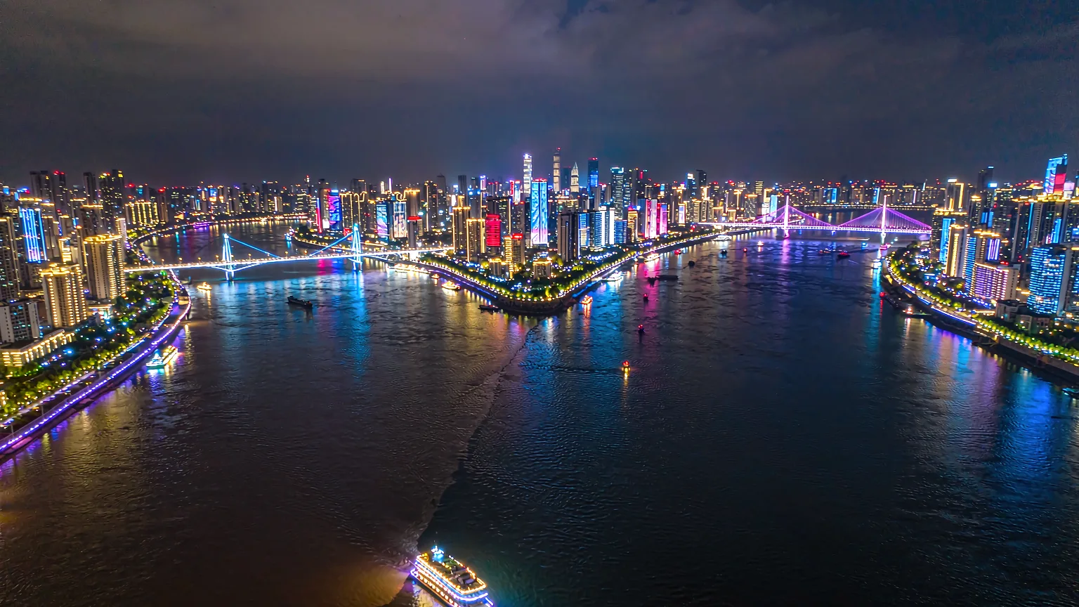Wuhan's Two Rivers and Four Banks light show with cruise boat