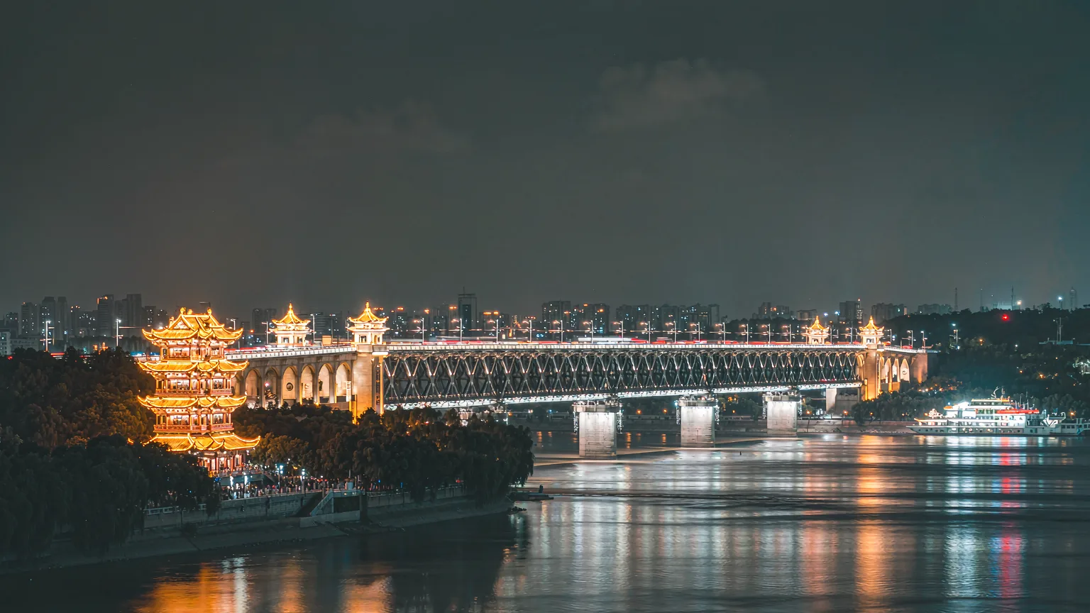 Yangtze River Night Cruise