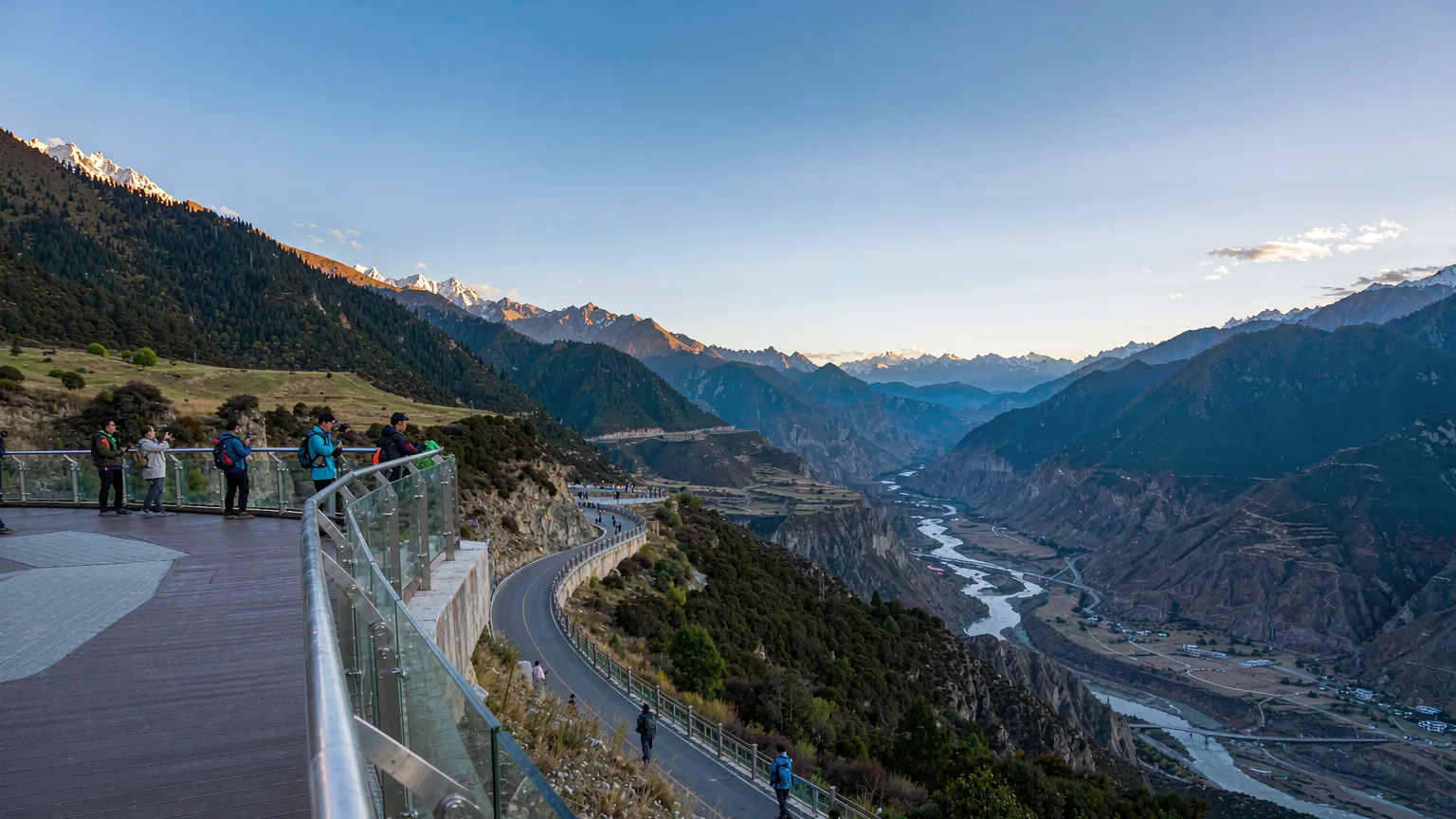 Travelers at a viewing platform overlooking the Yarlung Tsangpo Grand Canyon
