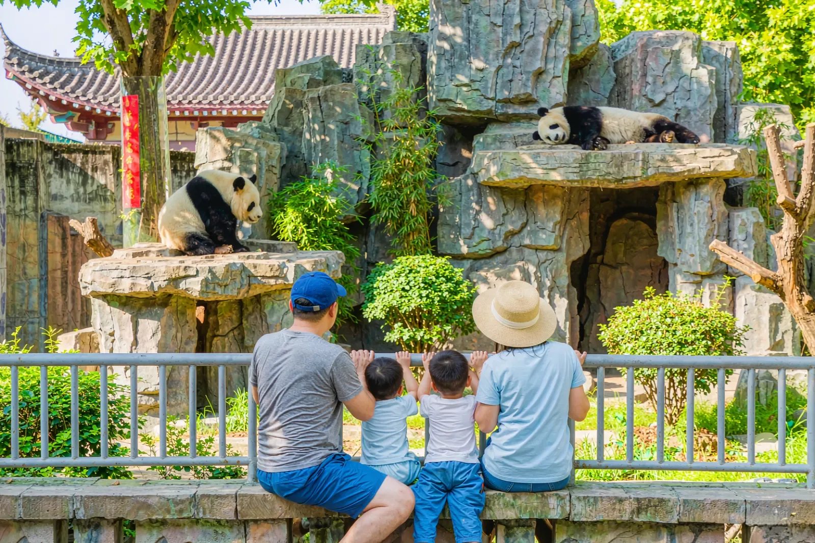 Chengdu with Kids: A Family Guide to Pandas, Food and Easy Days
