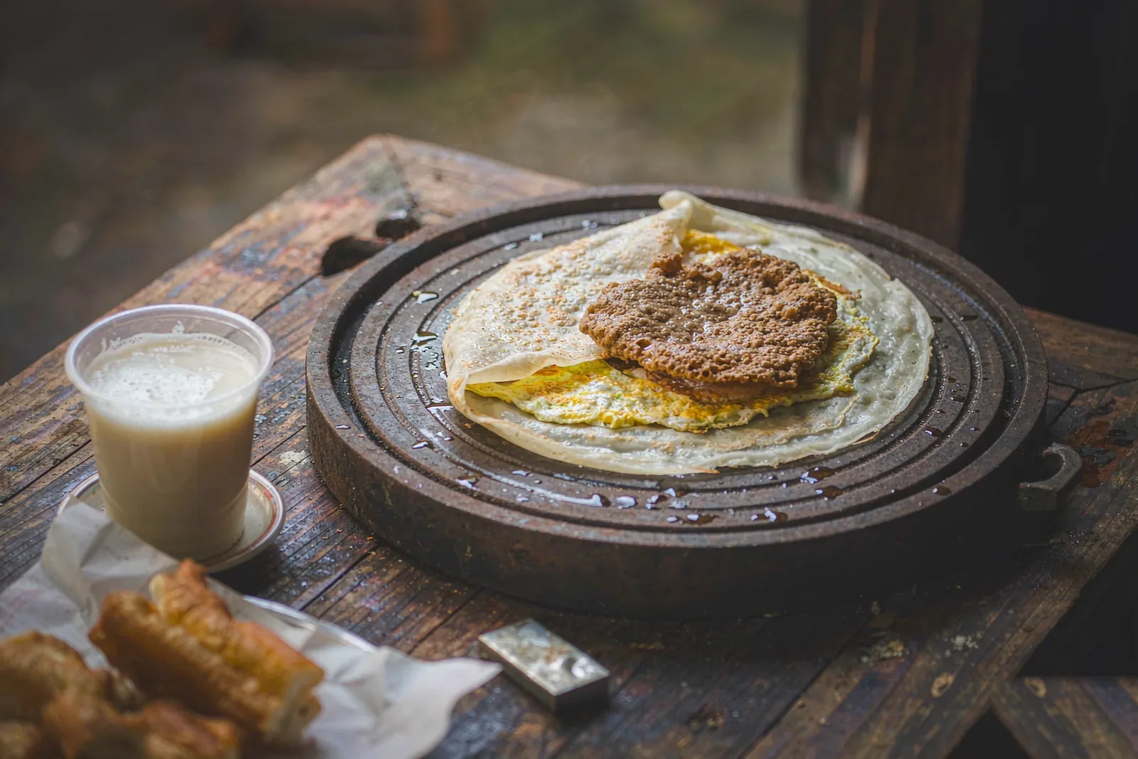 Chinese Breakfast: A Guide from Street Stalls to Teahouses