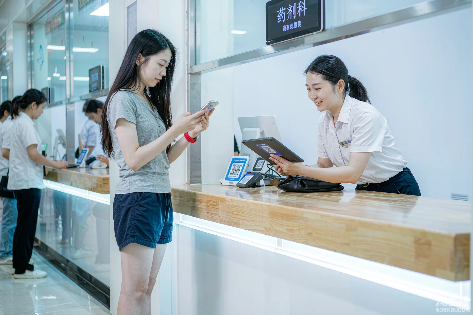 How Foreigners Pay Medical Bills in China: Cards, Insurance & 2026 Rules