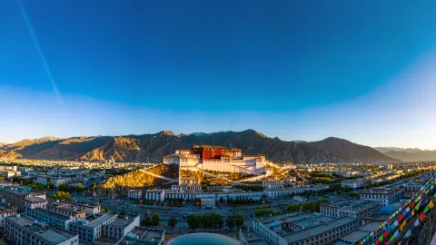 Lhasa City Essence Private Day Tour: Potala Palace, Jokhang Temple & Barkhor Street