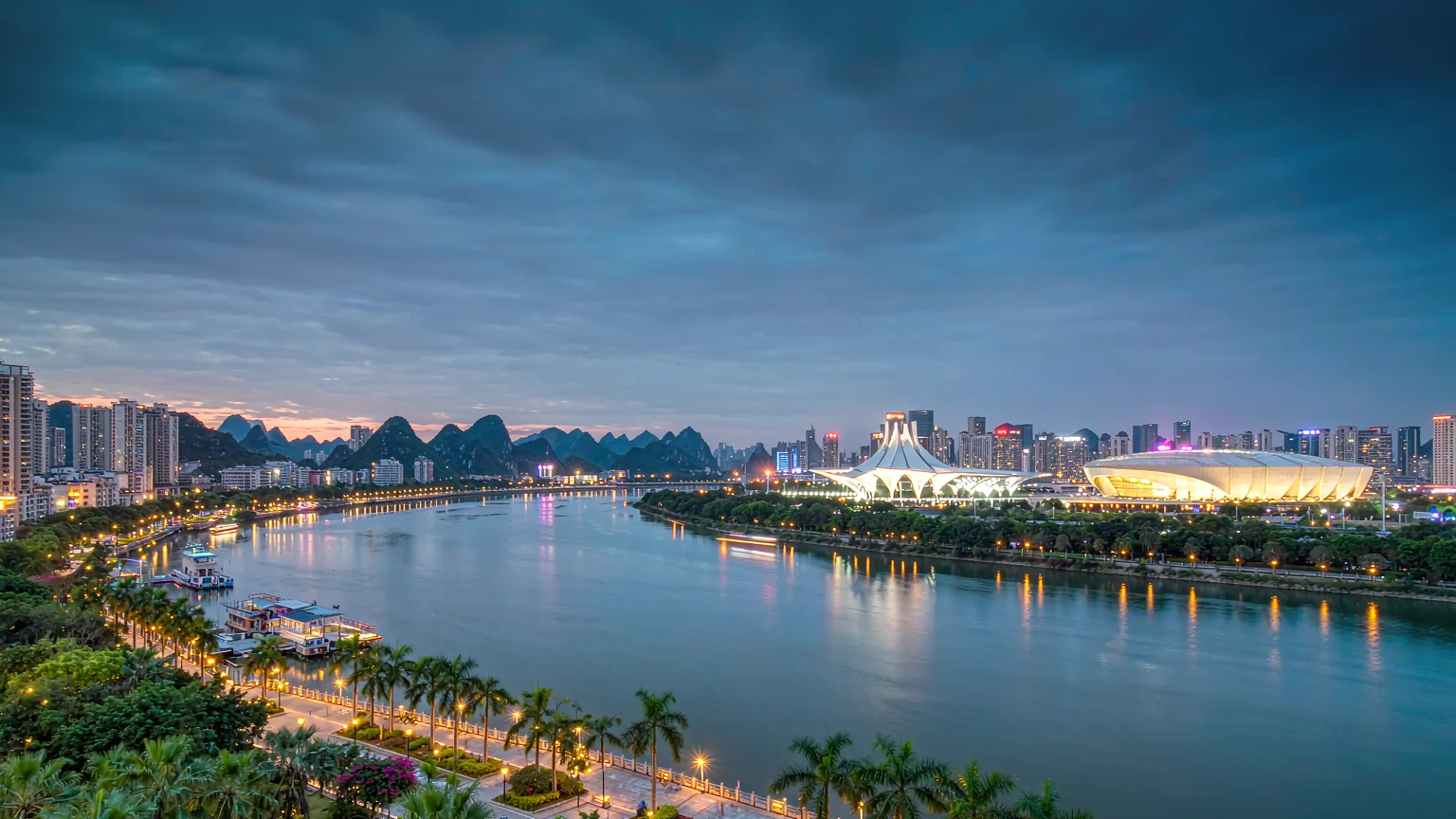 Tour Nửa Ngày Khám Phá Ẩm Thực Đường Phố và Chợ Nanning