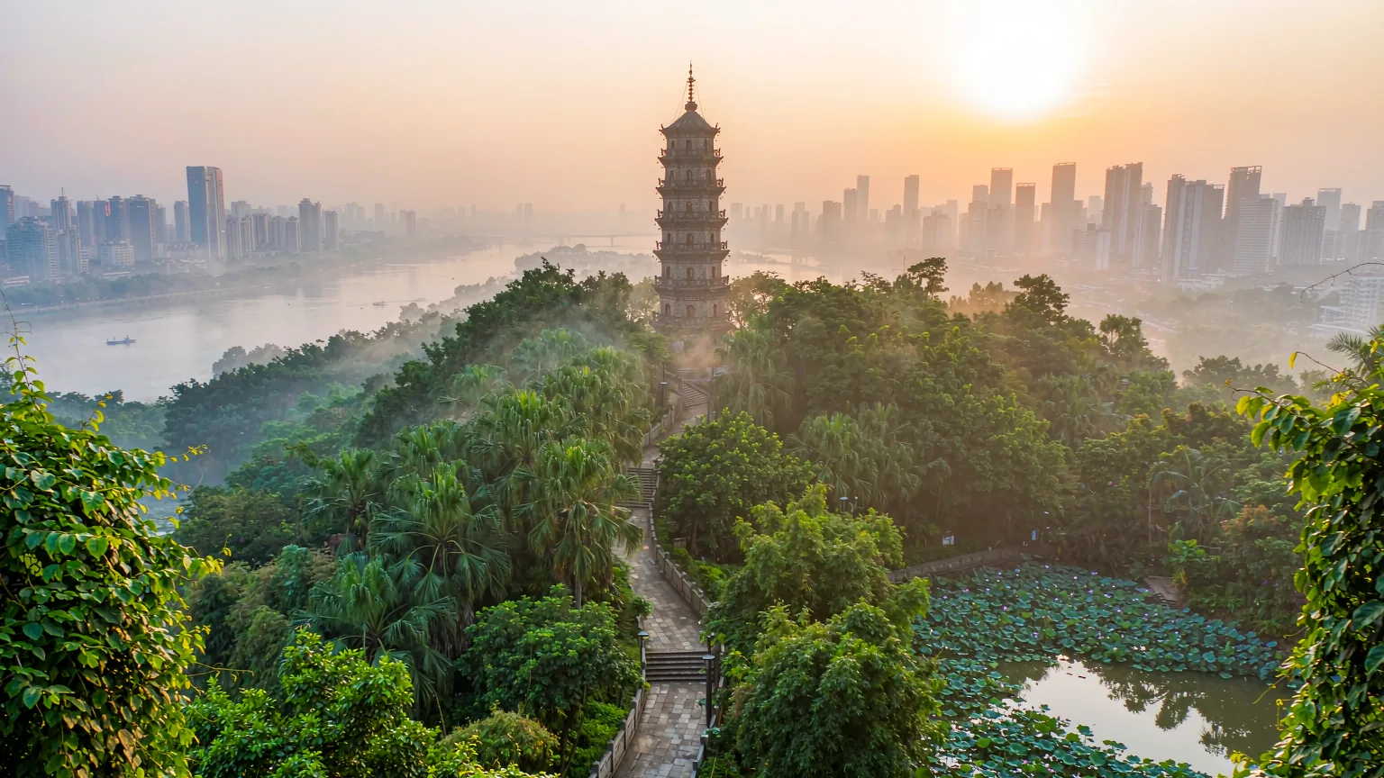 Qingxiu Mountain Half-Day Tour: Nanning's Green Landmark