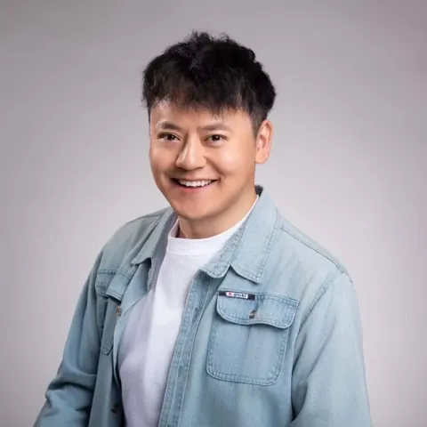 Finz — English-speaking guide based in Chengdu