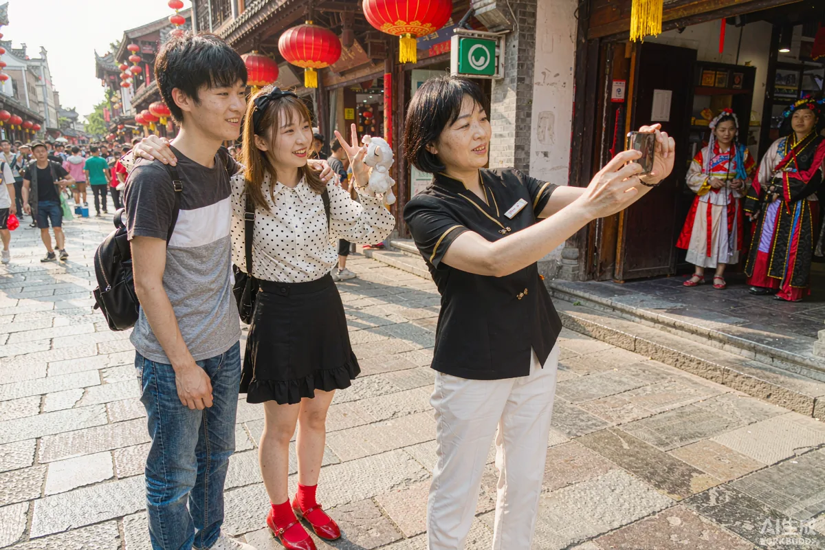 Finz guiding a private tour in China